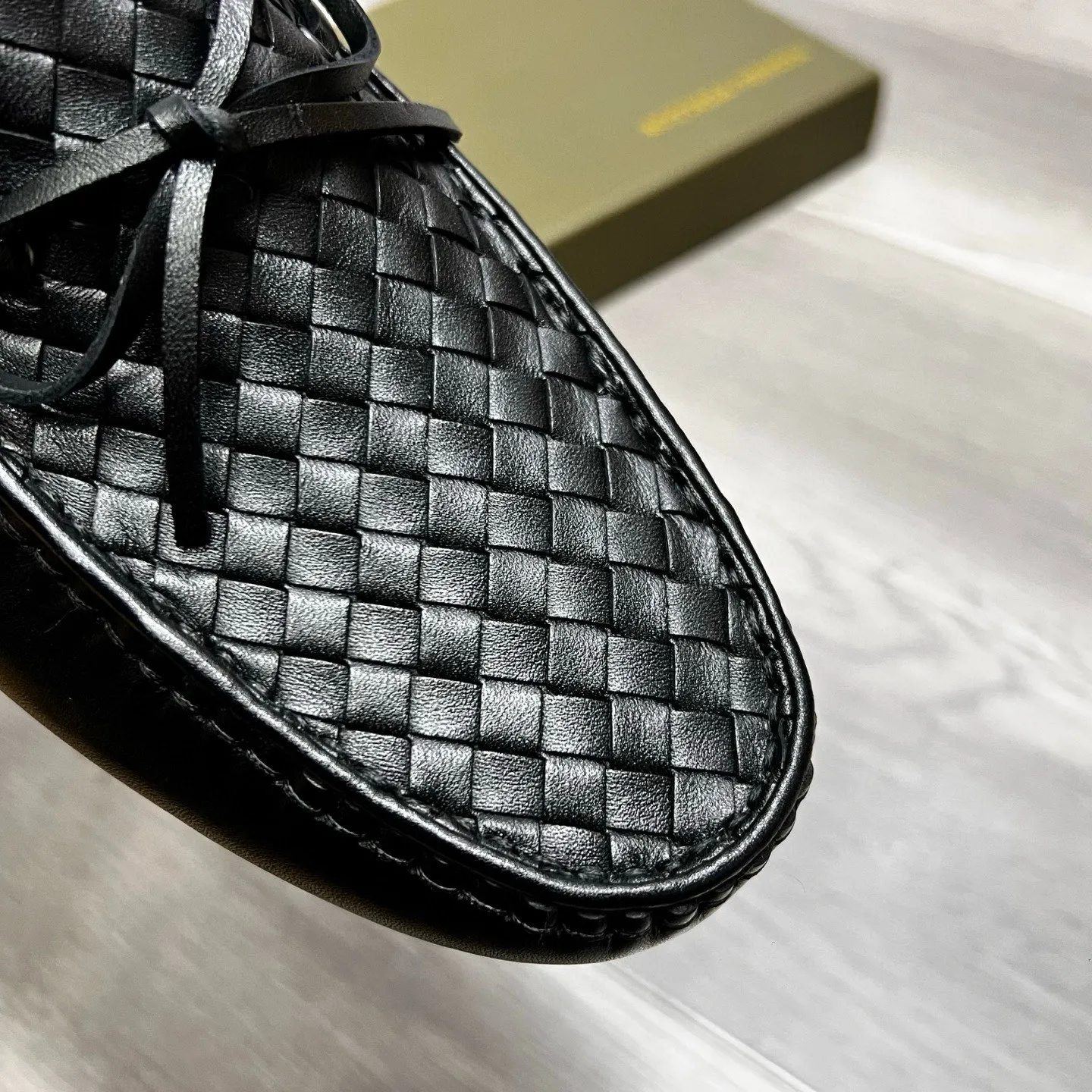 Factory price 480 BV 〰️Purely handmade classic men's beanie shoes👉👉driving shoes, slip-on shoes, made of imported cowhide from Italy, 💕water-dyed cowhide lining, 🔊original outsole, waterproof platform design, comfortable on the feet. Good choice for traveling and driving, single color available, code number: 38-44, (45 can be customized)